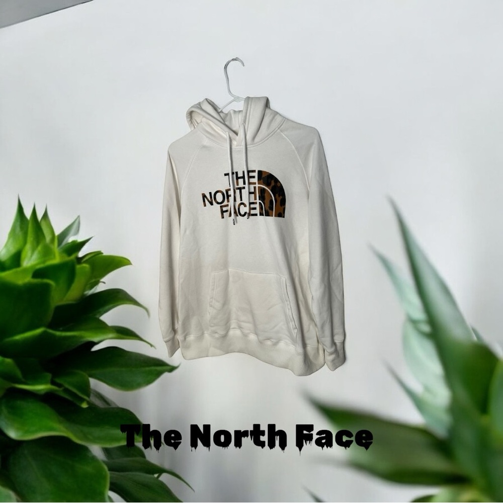 The North Face hoodie sz L NWT